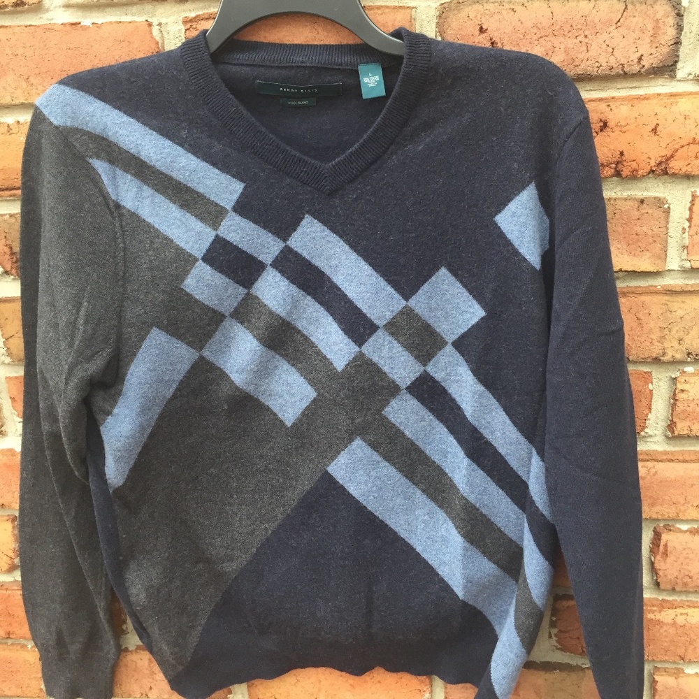 Perry Ellis Wool Blend Blue Color Block Sweater Men’s Large 
Colorblock